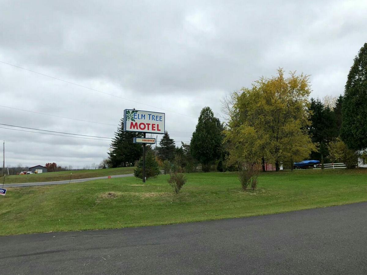 Elm Tree Motel Craryville Exteriör bild